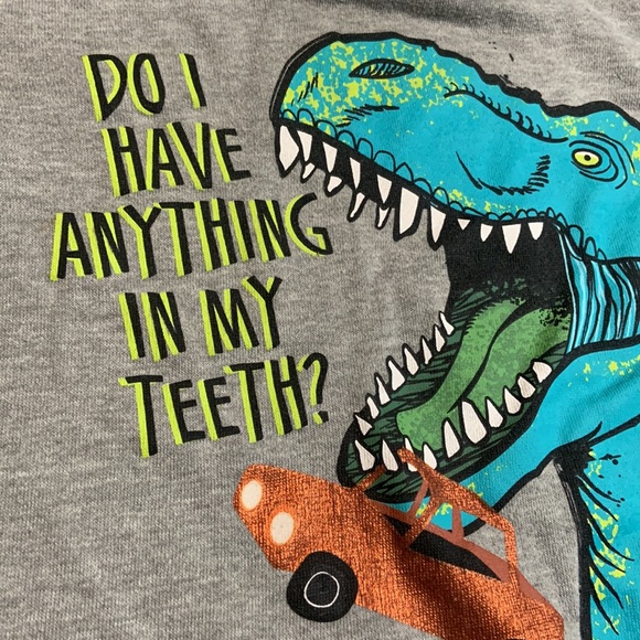 ‘CARTERS’ ONESIE + ‘KIDGETS’ CREWNECK!! - Picture 6 of 9